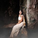Ananya Nagalla Instagram – Oh Hiiiiiii….

MUA : @lakshmi_makeupartistry

Location : @studiorangasthalam 

👗: @vijayasatharla