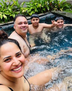 Anasuya Bharadwaj Instagram - Water you doing this Summer? ☀️😘

#WaterfulMornings like these >>>>> 

❤️🧿