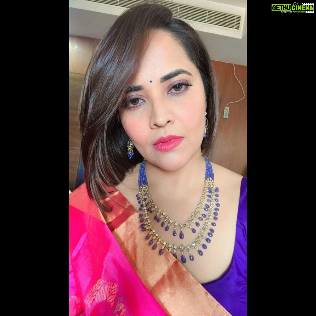 Anasuya Bharadwaj Instagram - Mirror: You look amazing today! My Selfie Camera: *click* *click* *click* *click* 😁 #JustABthings 😜