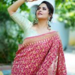 Anasuya Bharadwaj Instagram - There are many beautiful chapters left to your story..go as far as you can.. 🫰🏻 Also sabhiko Eid Mubarak 🌙✋🏻 Saree : Wearing my engagement saree after 15 years 🥰🧿 Jewellery : @kasturisilverjewellery MUA: @makeupbysiva 💄 HairStyle : @telusivakrishna 🪮 PC: @verendar_photography 📸 Celebrity management : @kalyansunkara @umediaentartainments 👨‍💼