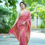 Anasuya Bharadwaj Instagram - There are many beautiful chapters left to your story..go as far as you can.. 🫰🏻 Also sabhiko Eid Mubarak 🌙✋🏻 Saree : Wearing my engagement saree after 15 years 🥰🧿 Jewellery : @kasturisilverjewellery MUA: @makeupbysiva 💄 HairStyle : @telusivakrishna 🪮 PC: @verendar_photography 📸 Celebrity management : @kalyansunkara @umediaentartainments 👨‍💼
