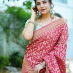 Anasuya Bharadwaj Instagram - There are many beautiful chapters left to your story..go as far as you can.. 🫰🏻 Also sabhiko Eid Mubarak 🌙✋🏻 Saree : Wearing my engagement saree after 15 years 🥰🧿 Jewellery : @kasturisilverjewellery MUA: @makeupbysiva 💄 HairStyle : @telusivakrishna 🪮 PC: @verendar_photography 📸 Celebrity management : @kalyansunkara @umediaentartainments 👨‍💼