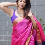 Anasuya Bharadwaj Instagram - When things change inside you.. things change around you .. 🌷 @kandukurishoppingmall 🥻 @aarni_by_shravani 👑 @makeupbysiva 💄 @telusivakrishna 👩‍🦰 @sreemukhi.mekala💫 @valmikiramuphotography 📸 @kalyansunkara 🧑🏻‍💼 @umediaentartainments ⭐️