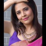 Anasuya Bharadwaj Instagram - When things change inside you.. things change around you .. 🌷 @kandukurishoppingmall 🥻 @aarni_by_shravani 👑 @makeupbysiva 💄 @telusivakrishna 👩‍🦰 @sreemukhi.mekala💫 @valmikiramuphotography 📸 @kalyansunkara 🧑🏻‍💼 @umediaentartainments ⭐️
