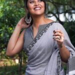 Anasuya Bharadwaj Instagram - Being happy never goes out of style 😊🧿 For #Rangamaartanda #Promotions @sreemukhi.mekala 🤍 PC: @valmikiramuphotography 🥰 Please watch #Rangamaartanda 🙏🏻 in theatres near you from 22nd March 2023 onwards!