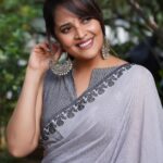 Anasuya Bharadwaj Instagram - Being happy never goes out of style 😊🧿 For #Rangamaartanda #Promotions @sreemukhi.mekala 🤍 PC: @valmikiramuphotography 🥰 Please watch #Rangamaartanda 🙏🏻 in theatres near you from 22nd March 2023 onwards!