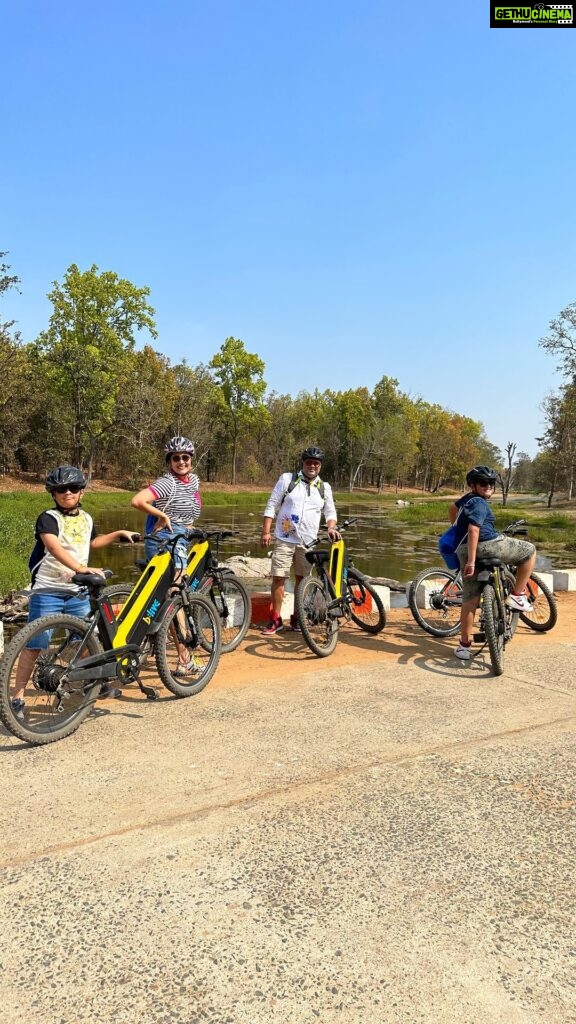 Anasuya Bharadwaj Instagram - Biking into the Jungle 🚴🚴‍♀️ Incredible experience!! #MiniVacay2023 #Familia