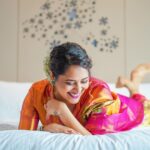 Anasuya Bharadwaj Instagram - Baby girl.. The magic is in you.. not in the way they see you 🪄 For @lucky_shopping_mall_ ‘s Grand Launch! #Peddapuram ❤️ @lucky_shopping_mall_ 🥻 @lorifinejewellery 👑 @makeupbysiva 💄 @telusivakrishna 🌸 @rishi_chowdary 💫 @moulichoudari 📸 @kalyansunkara 🧑🏻‍💼