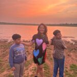 Anasuya Bharadwaj Instagram - Mother Nature doesn’t need a filter.. 🌅..something I look upto 💛🧡 #GoldenHourGlow 🌟🧿 @susank.bharadwaj 👨‍👩‍👦‍👦❤️🧿