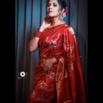 Anasuya Bharadwaj Instagram - Because perception is reality🫰🏻🌸🌺🌼 @lorifinejewellery 👑 @makeupbysiva 💄 @telusivakrishna 🌹 @rishi_chowdary 💫 @rkphotographyvizag 📸 @kalyansunkara 🧑🏻‍💼 @umediaentartainments 📒