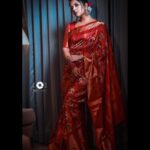 Anasuya Bharadwaj Instagram - Because perception is reality🫰🏻🌸🌺🌼 @lorifinejewellery 👑 @makeupbysiva 💄 @telusivakrishna 🌹 @rishi_chowdary 💫 @rkphotographyvizag 📸 @kalyansunkara 🧑🏻‍💼 @umediaentartainments 📒
