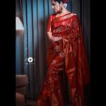 Anasuya Bharadwaj Instagram - Because perception is reality🫰🏻🌸🌺🌼 @lorifinejewellery 👑 @makeupbysiva 💄 @telusivakrishna 🌹 @rishi_chowdary 💫 @rkphotographyvizag 📸 @kalyansunkara 🧑🏻‍💼 @umediaentartainments 📒