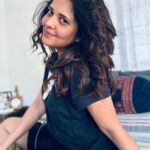 Anasuya Bharadwaj Instagram - To-do-or-not-to-do-the-Workout zone 🫣 Pardon my super-duper-exhausted-yet-managed-a-smile face 🙇🏻‍♀️ PC: #ShauryaBharadwaj ❤️🧿 #MySonShine 👦🏻
