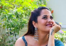 Anasuya Bharadwaj Instagram - 2023 Goal: 👉🏻No Toxic People 👉🏻Good Health 👉🏻More money 👉🏻Peace of mind ! #SelfCareMatters For an opening in #Srikalahasti 🔱🙏🏻 @studiobustle ❤️ @bcos_its_silver ✨🪩