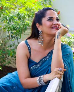 Anasuya Bharadwaj Instagram - 2023 Goal: 👉🏻No Toxic People 👉🏻Good Health 👉🏻More money 👉🏻Peace of mind ! #SelfCareMatters For an opening in #Srikalahasti 🔱🙏🏻 @studiobustle ❤️ @bcos_its_silver ✨🪩