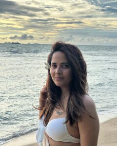 Anasuya Bharadwaj Instagram - As we reach the middle of June.. I don’t want the gram to miss some moments captured unfiltered.. totally glowing from the nature and from within me 🥰..from one of my most memorable trips this year so far 🌊🧜🏻‍♀️💙

PC: My very talented man @susank.bharadwaj 😘