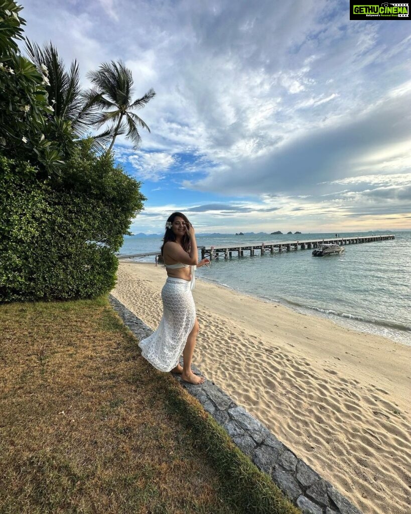 Anasuya Bharadwaj Instagram - As we reach the middle of June.. I don’t want the gram to miss some moments captured unfiltered.. totally glowing from the nature and from within me 🥰..from one of my most memorable trips this year so far 🌊🧜🏻‍♀️💙 PC: My very talented man @susank.bharadwaj 😘