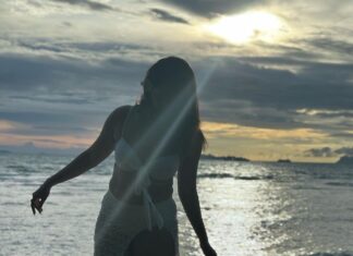 Anasuya Bharadwaj Instagram - As we reach the middle of June.. I don’t want the gram to miss some moments captured unfiltered.. totally glowing from the nature and from within me 🥰..from one of my most memorable trips this year so far 🌊🧜🏻‍♀️💙 PC: My very talented man @susank.bharadwaj 😘