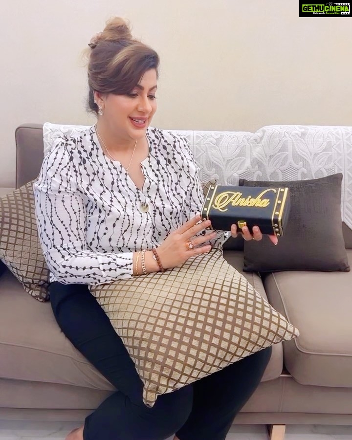 Anisha Hinduja Instagram - Let your scent speak volumes about your personality✨