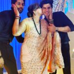 Anisha Hinduja Instagram - Me and #myboys #justlove #candidphotography #lights and #action #bts #kundalibhagya ❤️❤️