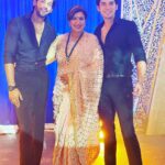 Anisha Hinduja Instagram - Me and #myboys #justlove #candidphotography #lights and #action #bts #kundalibhagya ❤️❤️