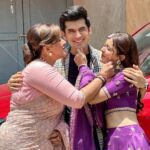 Anisha Hinduja Instagram - Bas Muskurahatein aur bohot saara pyaar ❤️ @sana_sayyad29 @hindujaanisha #KundaliBhagya #Love #Laughter #Smile #PalVeer #Palki #Rajveer #SanaSayyad #AnishaHinduja #ParasKalnawat SJ Studios