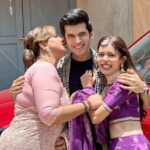 Anisha Hinduja Instagram - Bas Muskurahatein aur bohot saara pyaar ❤️ @sana_sayyad29 @hindujaanisha #KundaliBhagya #Love #Laughter #Smile #PalVeer #Palki #Rajveer #SanaSayyad #AnishaHinduja #ParasKalnawat SJ Studios
