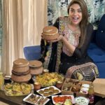 Anjum Fakih Instagram - Festive moments call for special family moments, and when its Eid, the festivities have to be extra special. To make this Eid extra eventful and Dumdaar with my family, I have decided to surprise them with an appetising spread from @biryanibykilo. Their mouth watering range, from the Dum Handi Biryanis to the kebab and curries will be the perfect addition to this once in a year celebration. Hence, my recommendation this Eid will definitely be to order the flavourful feast from @biryanibykilo and enjoy your family time. Toh iss Eid, family time fursat se celebrate karo. Eid Mubarak! #BBK #BBKIftarCombos #Ramazan2023 #RamazanSpecial #EidMubarak #Eid #FursatwalaYum #RamazanMenu #IftarCombos #BiryaniByKilo