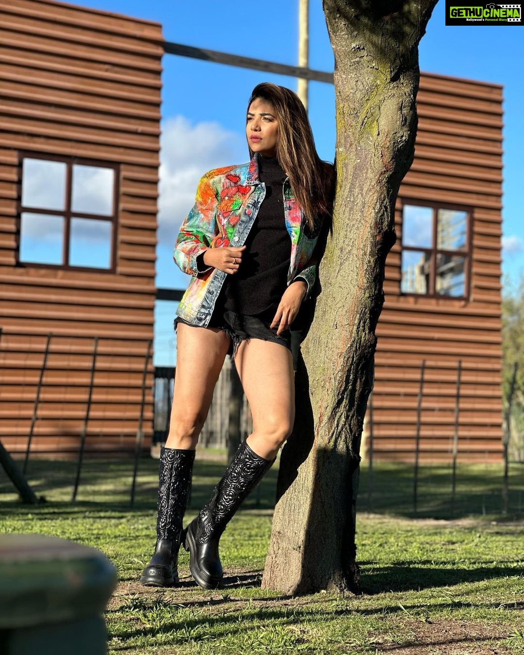 Anjum Fakih Instagram - Challenging fear Was my call… Witness how I ascend I promise I won’t fall… You might have to look up to me As and when I stand tall… #talldoll #anjumfakih #khatronkekhiladi13 Jacket @thepaintdaddy Dress @ikichic_official Styled by @stylebysaachivj Team @sanzimehta777 📸 @ruhiiiiiiiiii
