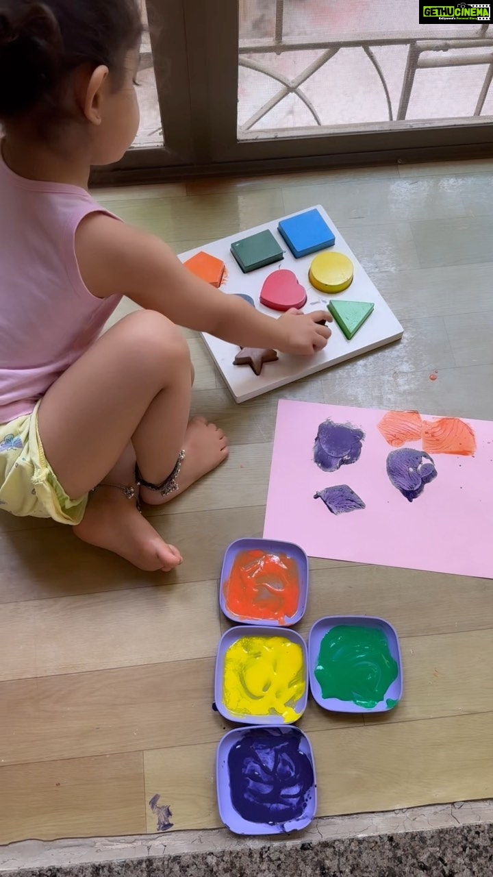 Ankita Bhargava Patel Instagram - Art helped me when I needed it the most… Im so happy that for Mehr… expressing herself thru art has become a way of life! 🎨🖌️🖼️