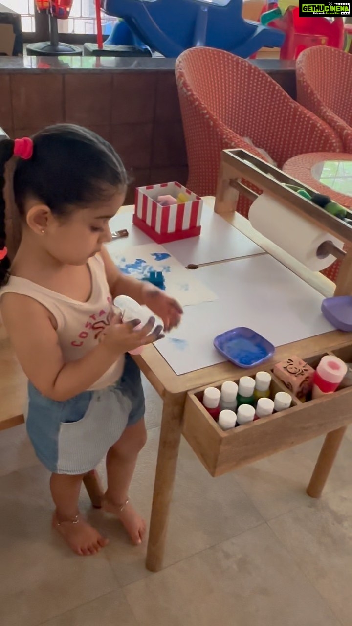 Ankita Bhargava Patel Instagram - Cos My Lil Girl is graduating to her very own โArt Tableโ now ! ๐จ Her reaction to this new addition in her life was soooooo priceless!๐ It felt like she met her soulmate ๐ค Thank you @house.of.zizi for this happiness ๐You never fail to bring joy in our lives! And yes u r now a part of Mehrโs Sacred and Meditative journey for life ! ๐๐๐