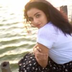 Ann Sheetal Instagram - Add a Glow in every moment 🥰✨ . ●DO NOT REPOST WITHOUT PERMISSION ● . . #🙏 #positive #wander #moment #moments #wanderlust #reels #reelsinstagram #instgram #instagood #snapshots #goldenhour #golden #happy #chill #vibes #🥰 #✨ #sony #sonyalpha