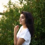 Ann Sheetal Instagram - That hour of the day, loving it 🥰 ♥️ . p.c @__finni__ . . . #🙏 #goldenhour #goldenhourphotography #alpha #sony #sonyalpha #portrait #mood #feels #emotions #free #quotes #happy #instagood #dainty #candid #candidphotography