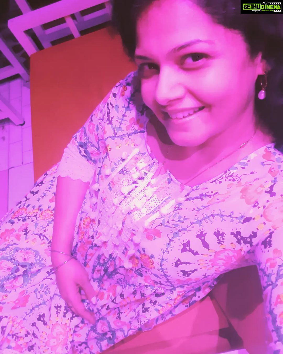 Anuya Bhagvath Instagram - 𝚃𝚑𝚊𝚝 𝚜𝚖𝚒𝚕𝚎! #𝚊𝚗𝚞𝚢𝚊