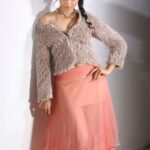 Anuya Bhagvath Instagram - 𝚃𝚑𝚛𝚘𝚠 𝚋𝚊𝚌𝚔! #𝚊𝚗𝚞𝚢𝚊