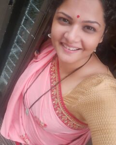 Anuya Bhagvath Instagram - 𝚃𝚑𝚎𝚢 𝚜𝚊𝚢 𝙸 𝚕𝚘𝚘𝚔 𝚋𝚎𝚜𝚝 𝚒𝚗 𝚜𝚊𝚛𝚎𝚎𝚜! 𝙽𝚎𝚠 𝙲𝚛𝚒𝚖𝚎 𝙿𝚊𝚝𝚛𝚘𝚕 𝚎𝚙𝚒𝚜𝚘𝚍𝚎! #𝚊𝚗𝚞𝚢𝚊 #𝚌𝚛𝚒𝚖𝚎𝚙𝚊𝚝𝚛𝚘𝚕 #𝚜𝚊𝚛𝚎𝚎 #𝚊𝚌𝚝𝚘𝚛 #𝚊𝚌𝚝𝚘𝚛𝚕𝚒𝚏𝚎