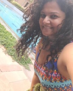 Anuya Bhagvath Instagram - 𝚆𝚊𝚝𝚎𝚛 𝚋𝚊𝚋𝚢! #𝚊𝚗𝚞𝚢𝚊 #𝚜𝚠𝚒𝚖𝚖𝚒𝚗𝚐𝚙𝚘𝚘𝚕 #𝚌𝚞𝚛𝚕𝚢𝚑𝚊𝚒𝚛  #𝚠𝚊𝚝𝚎𝚛𝚋𝚊𝚋𝚢 #𝚌𝚘𝚕𝚘𝚞𝚛𝚜  #𝚑𝚊𝚙𝚙𝚒𝚗𝚎𝚜𝚜