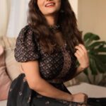 Anveshi Jain Instagram - मुझको तो तेरे चेहरे पे , ये ग़म नहीं जचता .. #kuchistarah Full song on YouTube ! India