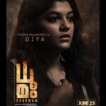 Aparna Balamurali Instagram - 𝐅𝐨𝐫 𝐞𝐯𝐞𝐫𝐲𝐨𝐧𝐞, 𝐥𝐢𝐟𝐞 𝐞𝐧𝐝𝐬 𝐨𝐧𝐞 𝐦𝐢𝐧𝐮𝐭𝐞 𝐚𝐭 𝐚 𝐭𝐢𝐦𝐞, 𝐛𝐮𝐭 𝐧𝐨𝐭 𝐟𝐨𝐫 𝐃𝐢𝐲𝐚. Introducing @aparna.balamurali as 'DIYA' from #Dhoomam. 𝐃𝐡𝐨𝐨𝐦𝐚𝐦 𝐖𝐨𝐫𝐥𝐝𝐰𝐢𝐝𝐞 𝐑𝐞𝐥𝐞𝐚𝐬𝐞 𝐎𝐧 𝐉𝐮𝐧𝐞 𝟐𝟑. #FahadhFaasil @pawankumarfilms @VKiragandur @hombalefilms @prithvirajproductions @roshan.matthew @vineeth_actor @anu.mohan.k @kumarachyuta @uma_y_g @dharmanna.kadur @preethaj @tejaswi.poornachandra @anees.nadodi @suresh.656 @chethandsouza @Chaluvegowda @vjsub @kabirmanav @srikanthpuppalasignature iamjosgeorge @dhanushkgoriginal @yadbhavam_tadbhavathi @fermina_daza @zoha.kabir @shrimskfilms7 @sreekanth264 @sreenija_sreenivas @yashwanth0.o @chethanram @shreekanth_sign @ramsandeepvarma @vivekflr @vivekranjit @jananikarthik_ @jinu_haris @sreerag_manmohan @essbaasoo @rajesh_d.g @nravivarman @priyesh.gurusamy @manushankar333 @bava9867 @shah_hi_tukda @vivan_radhakrishna @dhoomamfilm #DhoomamOnJune23