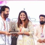 Aparna Balamurali Instagram - Thank you @amma.association for this precious moment ❤️❤️ PC: @prada_photography