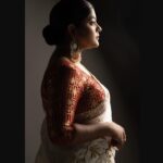 Aparna Balamurali Instagram - Stylist : @stylingbyafsheenshajahan Shot by : @_pixel.ninja_ @pournami_mukesh_photography Hair & Make-Up : @aishwaryakarayilofficial Wearing : @piadeeksh Jewellery : @pureallure.in Assistant Stylist : @_aleenaraju Saree Drapist : @kp_thesareedrapist Studio : @thehouseofloc
