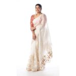 Aparna Balamurali Instagram - 🤍 Stylist : @stylingbyafsheenshajahan Shot by : @_pixel.ninja_ @pournami_mukesh_photography Hair & Make-Up : @aishwaryakarayilofficial Wearing : @piadeeksh Jewellery : @pureallure.in Assistant Stylist : @_aleenaraju Saree Drapist : @kp_thesareedrapist Studio : @thehouseofloc Kochi, India