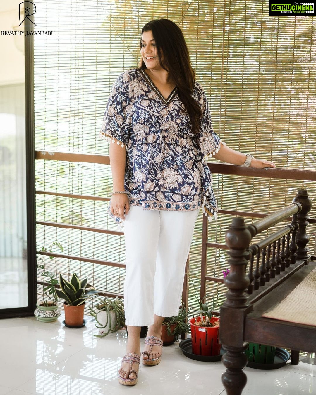 Aparna Balamurali Instagram - @aparna.balamurali wearing @revathyjayanbabu She’s the first one to wear RJB casual wear❤️. So glad that I got to work with a person who’s beautiful in & out. #rjbcasuals #designing&styling #kaftan #silverjewelry @arjunsoorajj 📸 @mua_devu_nair_ 💋 @accesorizewithrevathyjayanbabu 💍