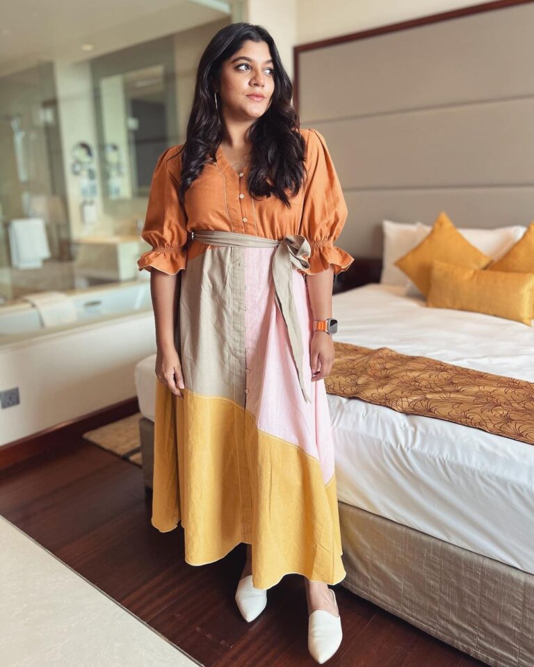 Aparna Balamurali Instagram - Styled by: @nikhitaniranjan Outfit: @maddermuch @fashion signatureofficial MUAH: @themixandbrows_by_fathimajmal