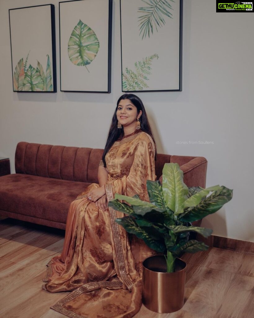 Aparna Balamurali Instagram - Happy New Year 🥂 Thanking 2022 with all my heart ! What a journey it has been ❤️ Saree: @shemyofficial Accessories: @meralda.jewels MUAH: @fine_line_makeupartist Shot by: @soullens.wedding @faraz_soul.lens #2023