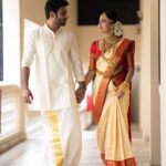 Aparna Vinod Instagram – Mangalyam♥️

#wedding #kalyanam #weddingphoto #aparna #aparnavinodwedding #aparnavinodweddingphotos #aparnamarriage #married #engaged #calicut #kerala #keralawedding #hindubride #bridalmakeup #bridallook #keralabride #kanchipuram #actor #actress #malayalamactress #tamilactress #tamil #hinduwedding #traditionalwear #lover #husband #valentine #valentineday Calicut
