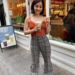 Aparnaa Bajpai Instagram – 🚦
Swapped the Skirt & Top from @wearenuw
Pre-loved Bag & shoes from @depop
.
.
.
#circulareconomy #circularfashion #secondhandfashion #buysecondhand #buysustainable #recycle #upcycle #preloved #charityshopfinds #swapclothes #secondhand #thriftstorefinds #thrift #thrifting #thriftedfashion #relovedfashion #prelovedfashion #london #londonlife #londonfashion #vintage #veganfashion #sustainablefashion London, United Kingdom