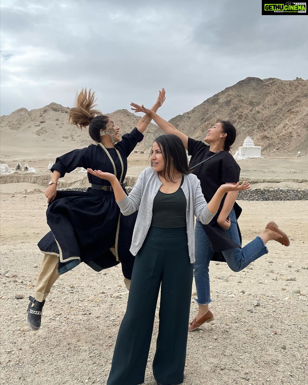 Aparnaa Bajpai Instagram - When you speak the same language, Love🤍🤍🤍 Memories of a lifetime🫶🏼🫶🏼🫶🏼 In the homes of those, you can stay without any formality; are not friends but a family😇 Ladakh, India