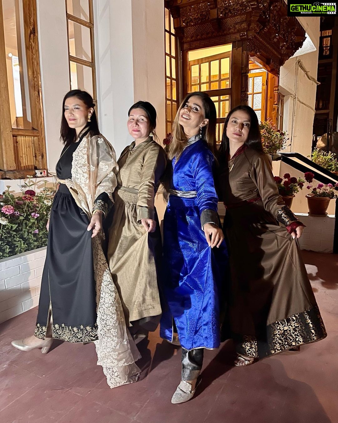 Aparnaa Bajpai Instagram - When you speak the same language, Love🤍🤍🤍 Memories of a lifetime🫶🏼🫶🏼🫶🏼 In the homes of those, you can stay without any formality; are not friends but a family😇 Ladakh, India
