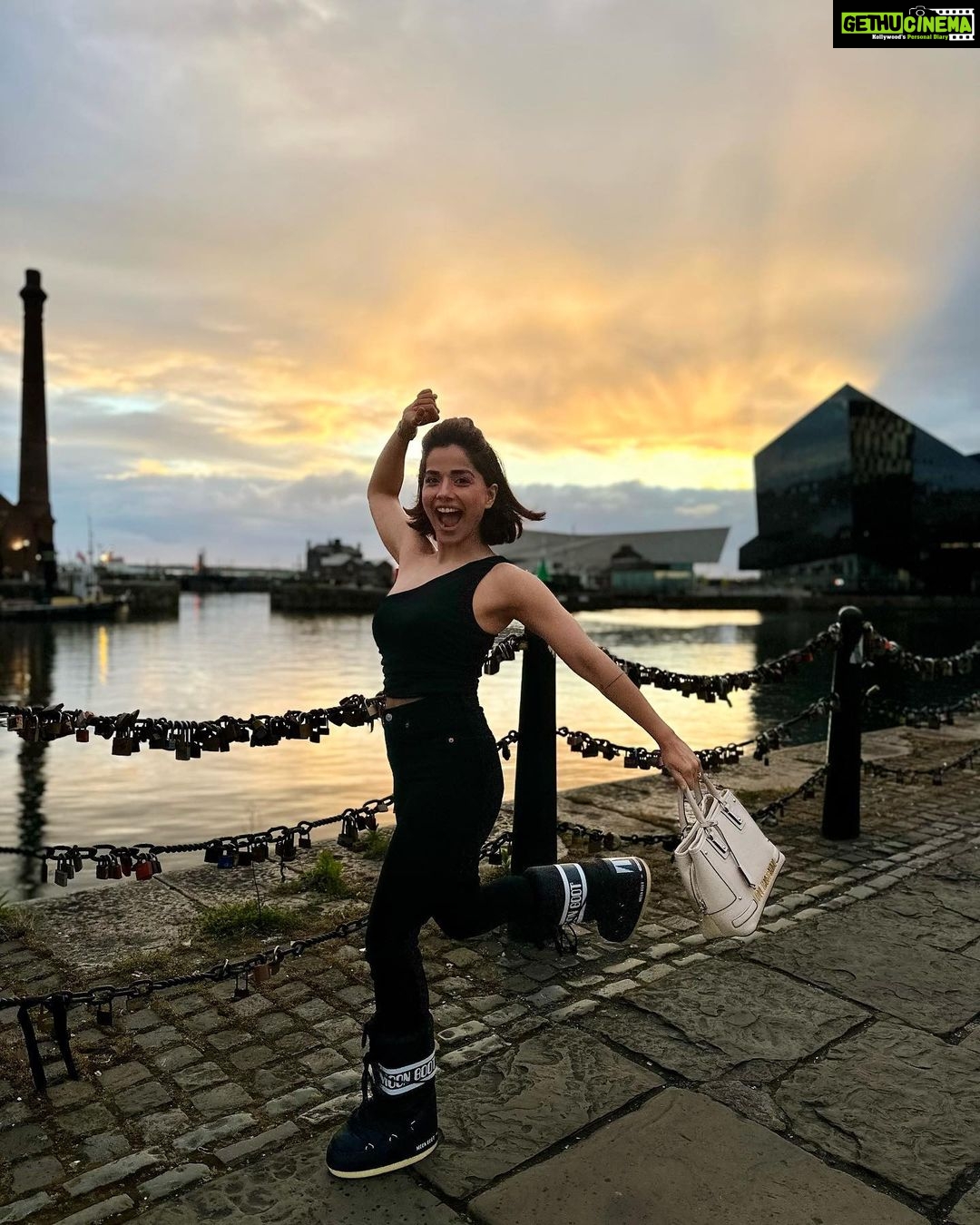 Aparnaa Bajpai Instagram - #eurovision 🫶🏼 Liverpool, England UK